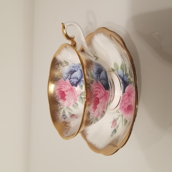 Vintage HTF Royal Albert Bone China Teacup & Saucer #4223 Discontinued - Picture 15 of 17